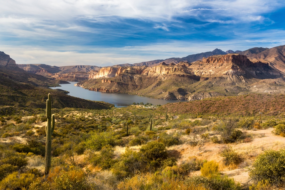 Apache,Lake,Distant,Scenic,Desert,Landscape,While,Driving,Historic,Apache