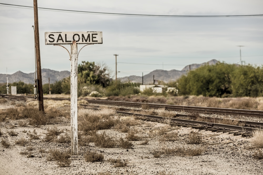 Railway,And,Sign,Near,Historic,Salome,Arizona,Usa