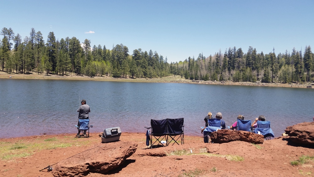 Pinetop,/,Lakeside,,Arizona,,Circa,Memorial,Day,2016.,People,Fishing