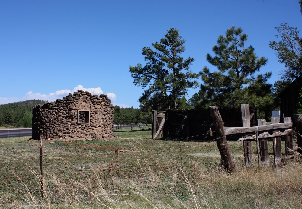 Stone,House,In,Lakeside,,Az,,With,Wallow,Fire,Approaching